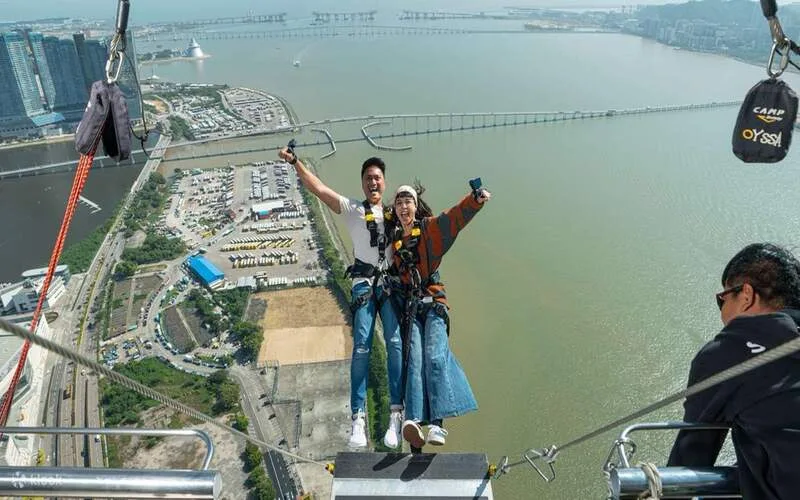 nhay bungee la gi mon the thao mao hiem day kich tinh