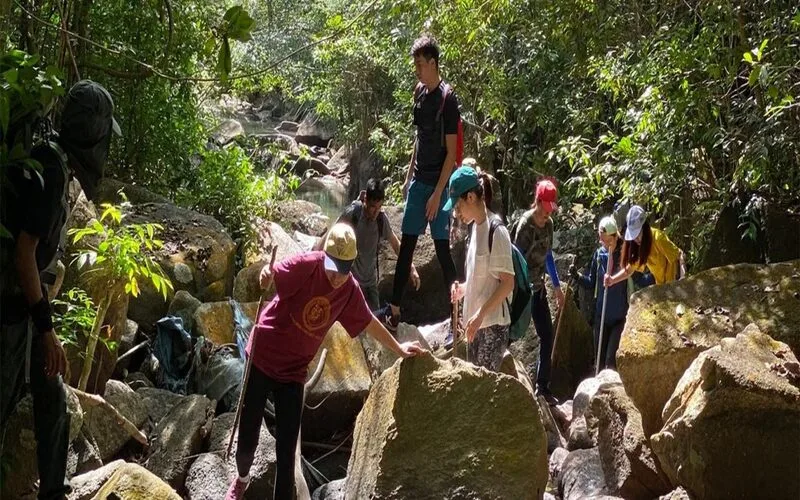 trekking nui dinh kinh nghiem leo nui cung duong va nhung dieu can biet