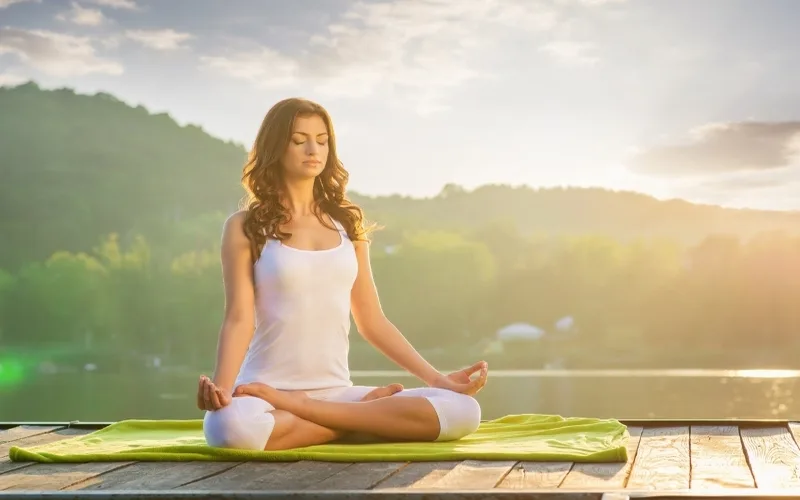 yoga cho nguoi moi bat dau cac tu the co ban va cach tap dung