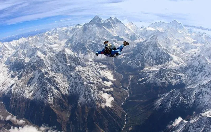 skydiving la gi top 10 dia diem nhay du noi tieng the gioi