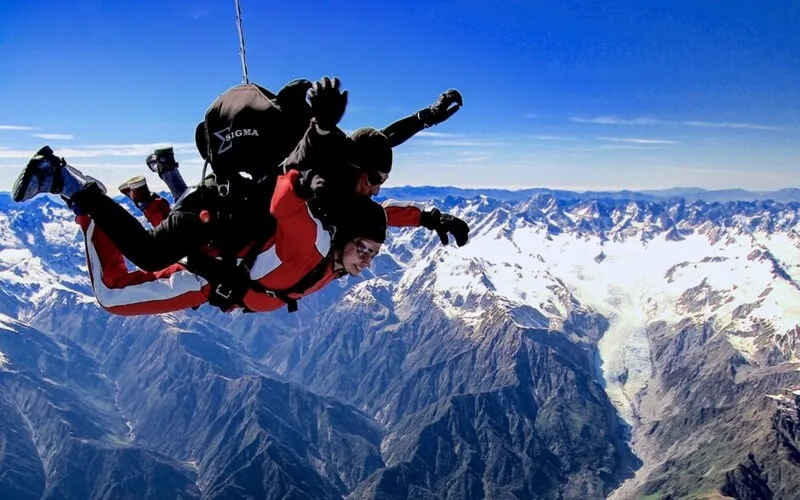 skydiving la gi top 10 dia diem nhay du noi tieng the gioi